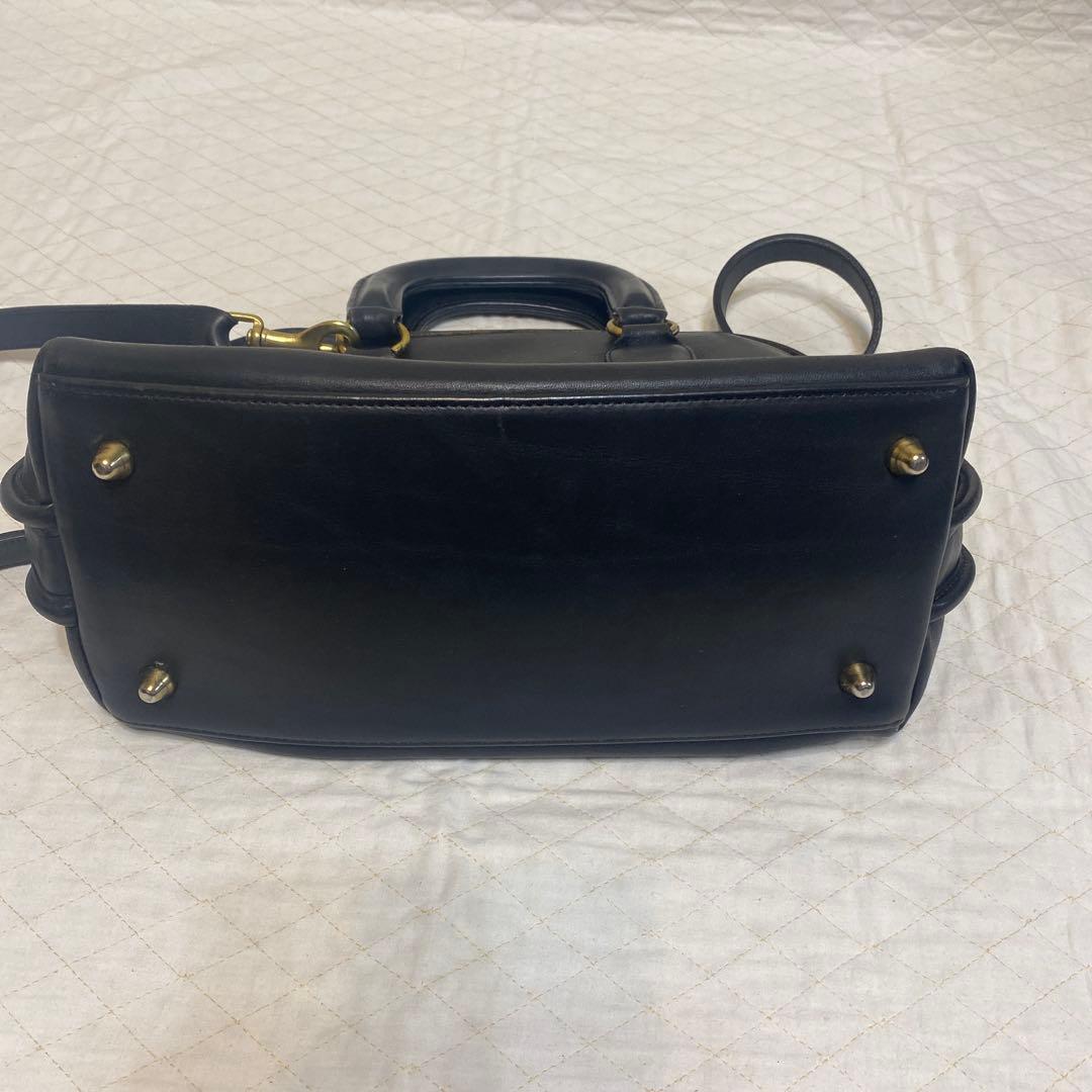 ハンドバッグ　ショルダーバッグ　オールドコーチ　黒　本革