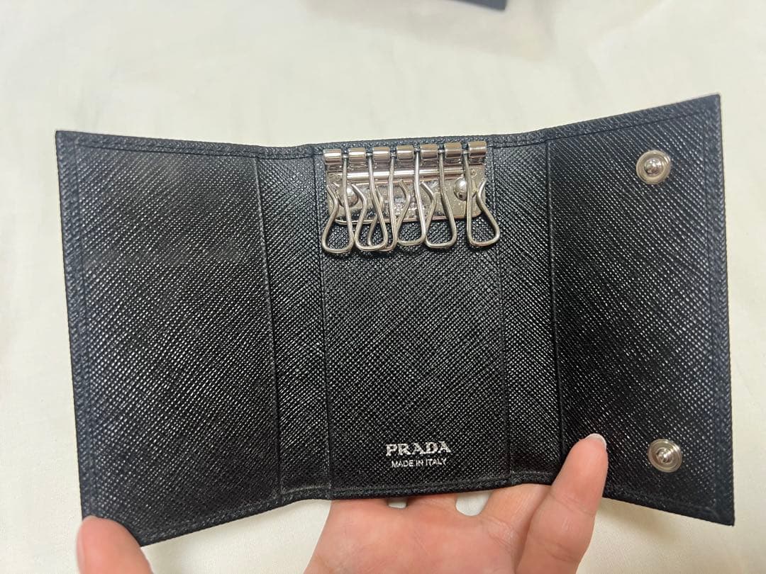 【彩香】PRADA レザーキーケース ブラック