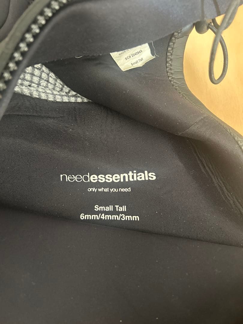 真冬対応Need essentials フード付きウェットスーツ