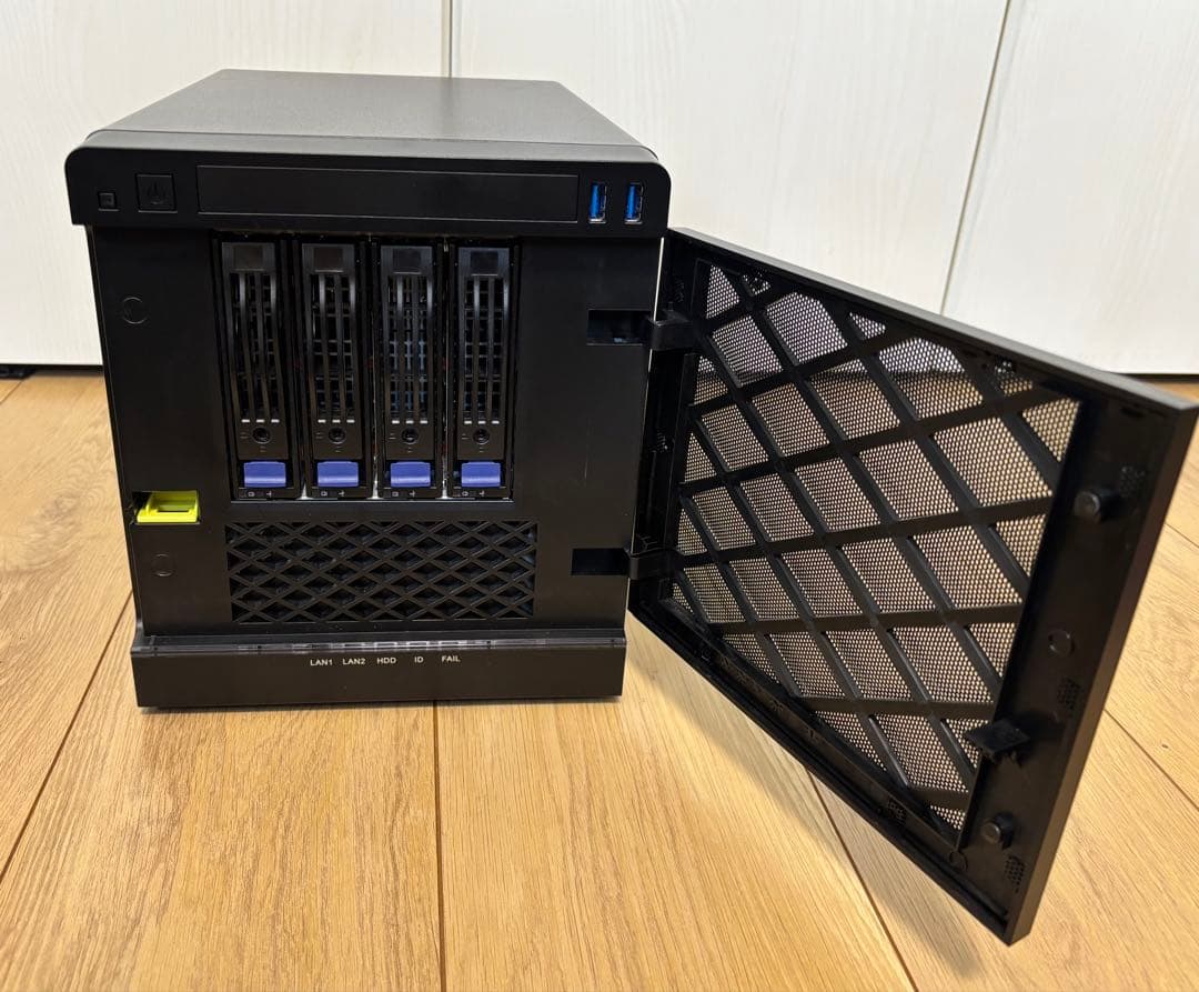 PCケース　Mini-ITX　HDD4ベイ　NAS向き　マザボ、電源付