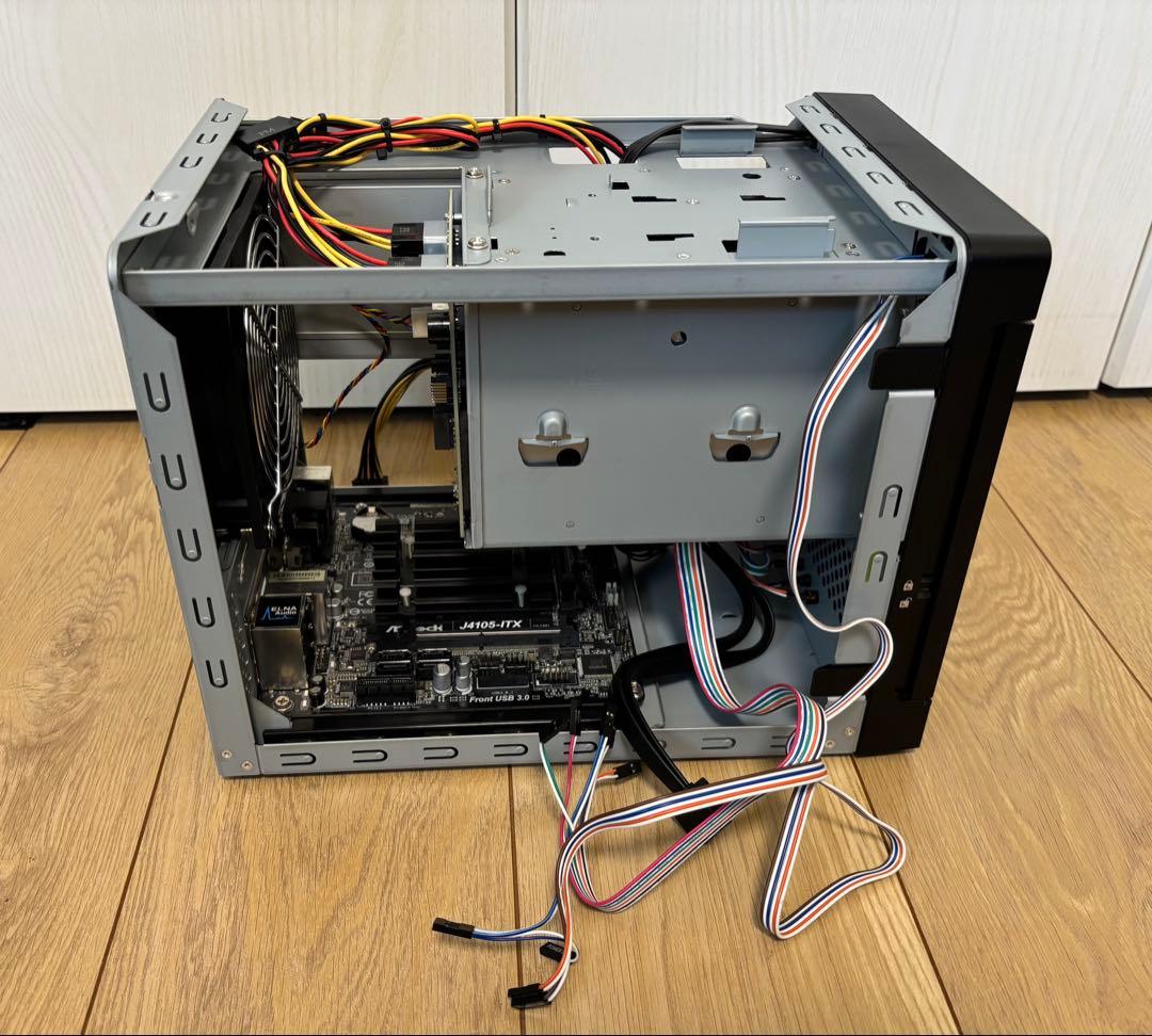 PCケース　Mini-ITX　HDD4ベイ　NAS向き　マザボ、電源付