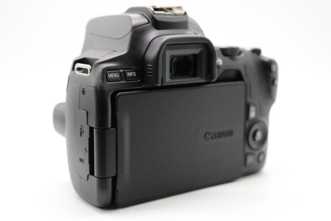 ボディ新品級 【Canon EOS Kiss X10 ダブルレンズセット】