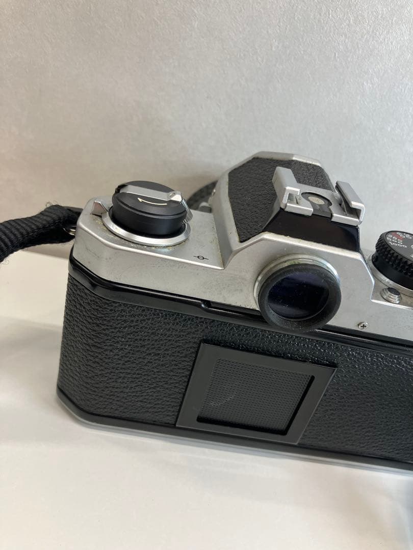 Nikon ニコン FM シルバーボディ カメラ 【A935】