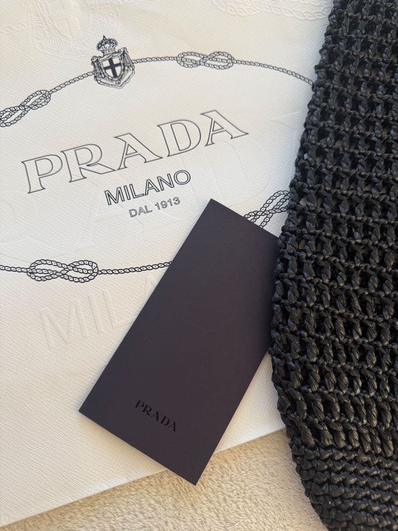 PRADA　プラダ　ラフィアトートバッグ