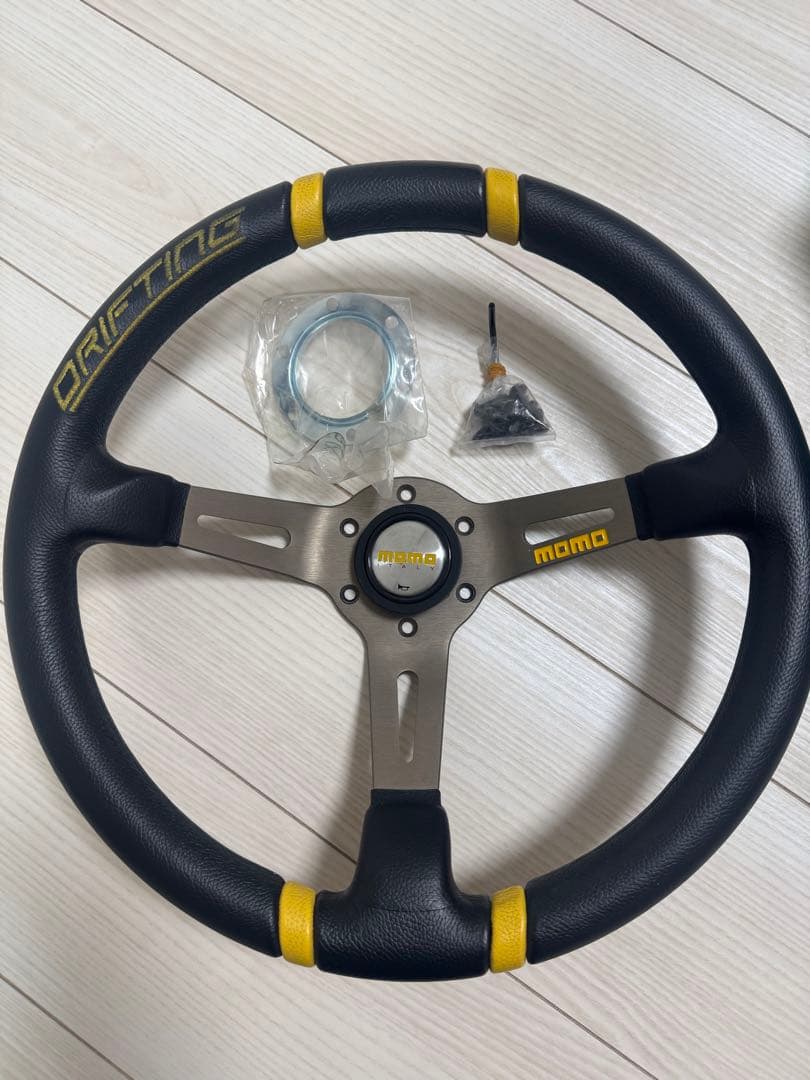 momo ドリフティング　ハンドル　35パイ