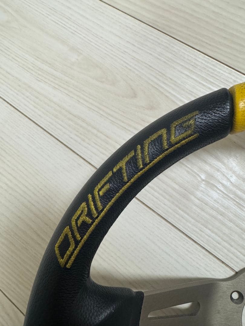 momo ドリフティング　ハンドル　35パイ