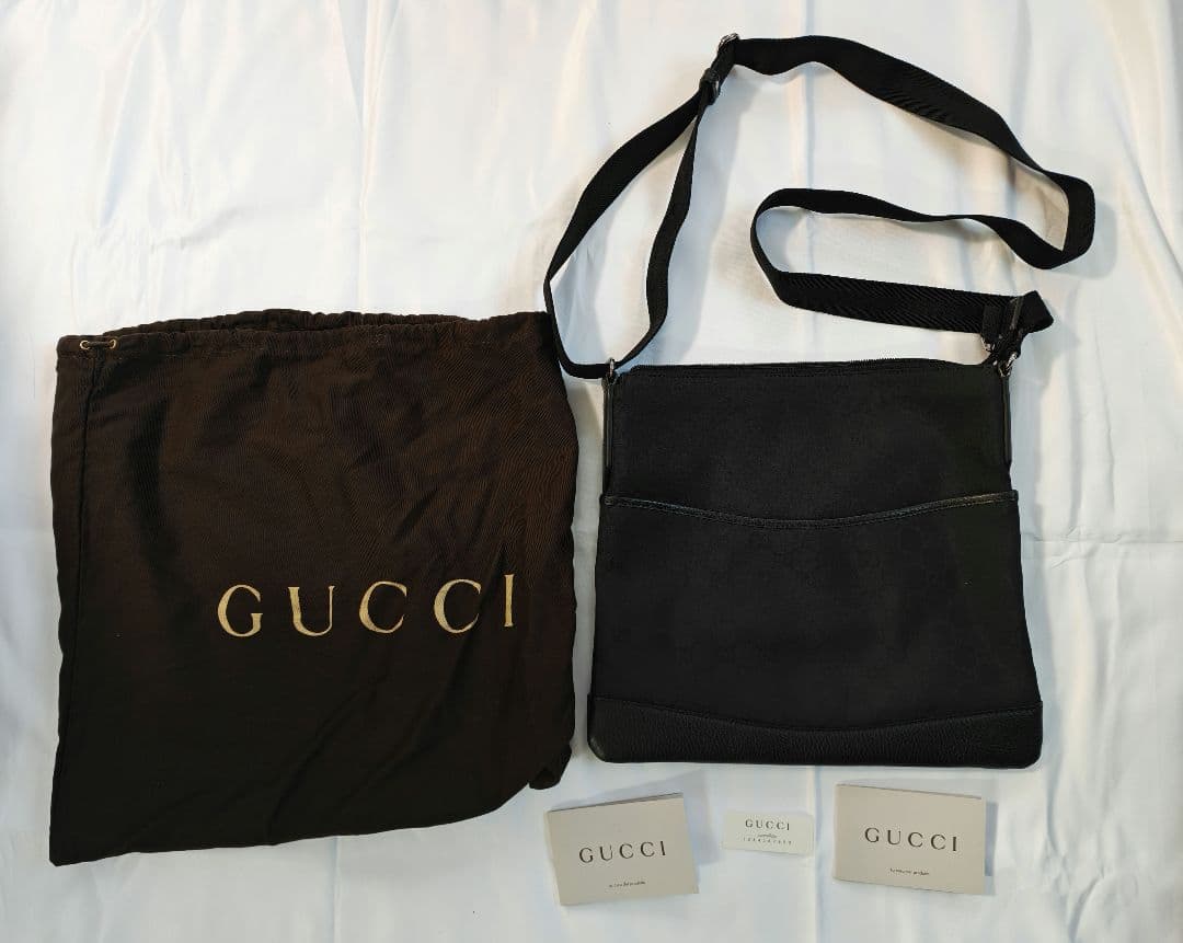 GUCCI ブラックショルダーバッグ