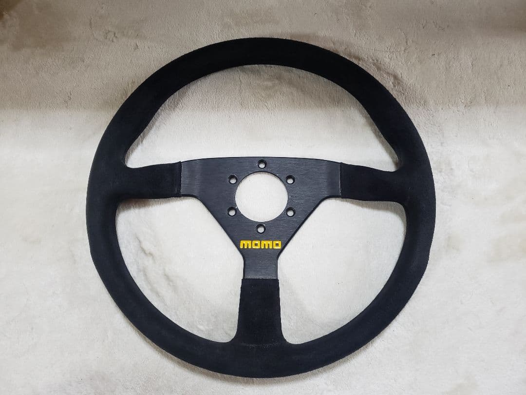 momo ステアリング Φ34 スエード