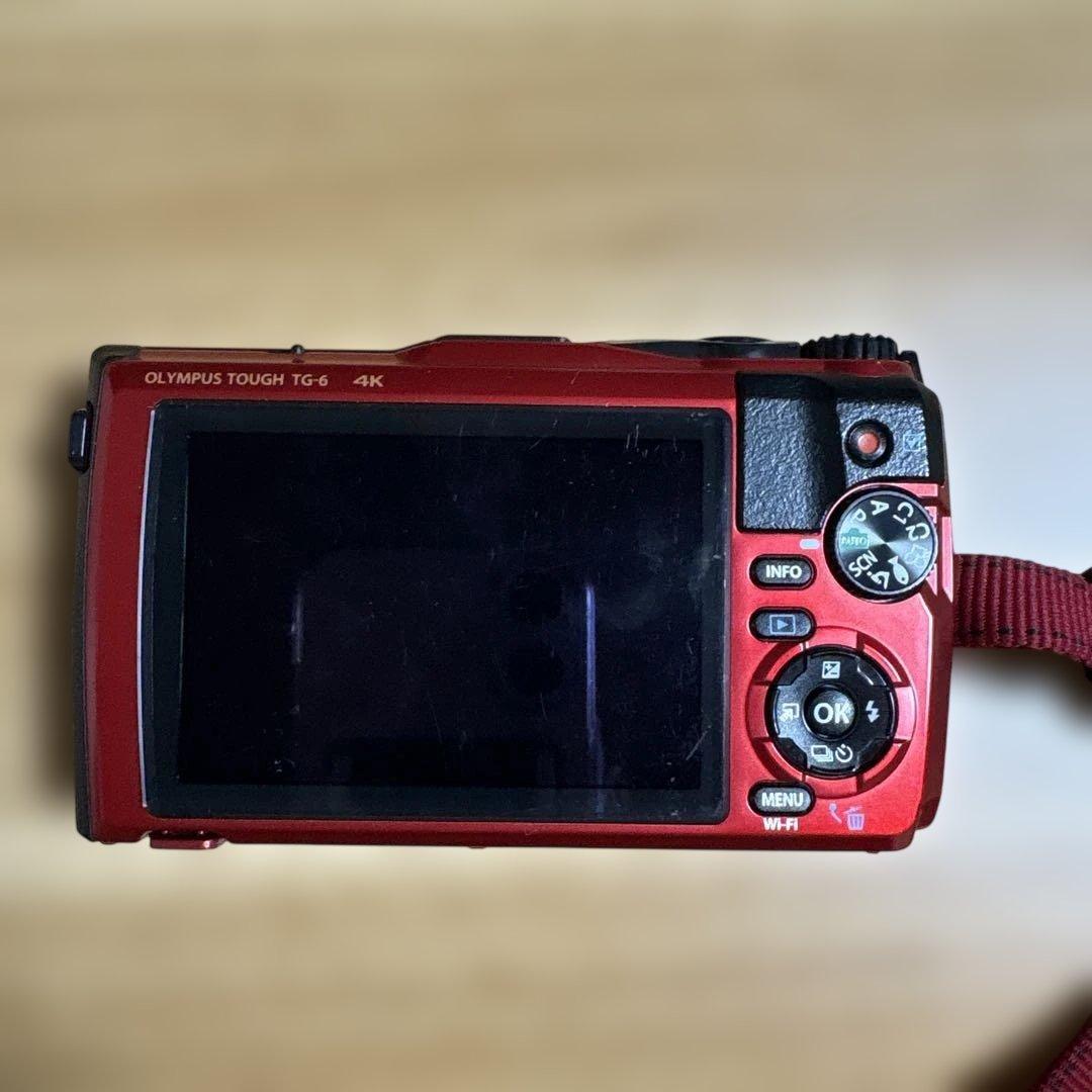 Olympus Tough TG-5 レッド