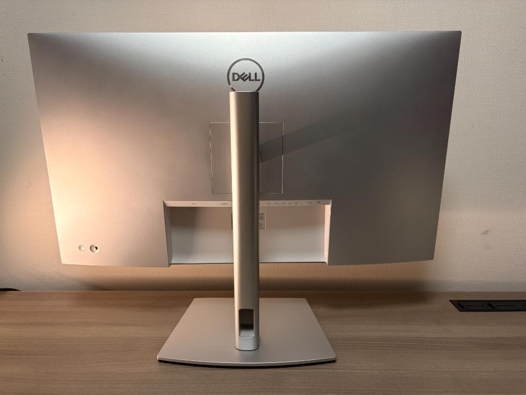 Dell U3223QE 31.5インチ 4K モニター