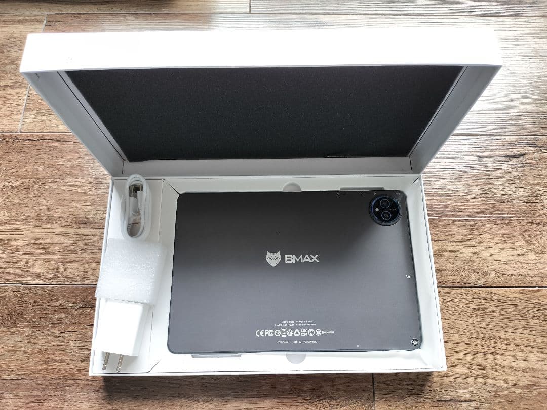 10インチ　タブレット