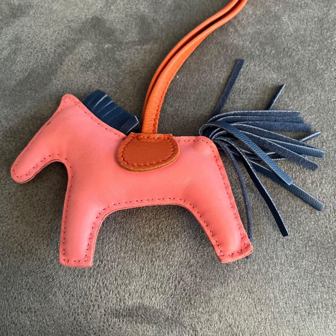 エルメス ロデオ チャーム PM ローズアザレ