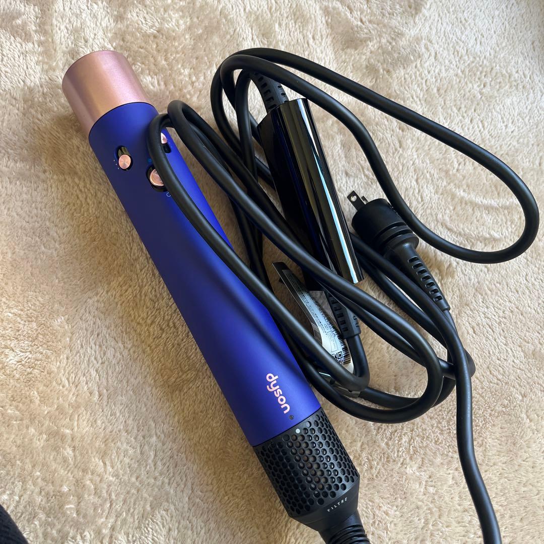 Dyson Supersonic ヘアドライヤー 付属品付き