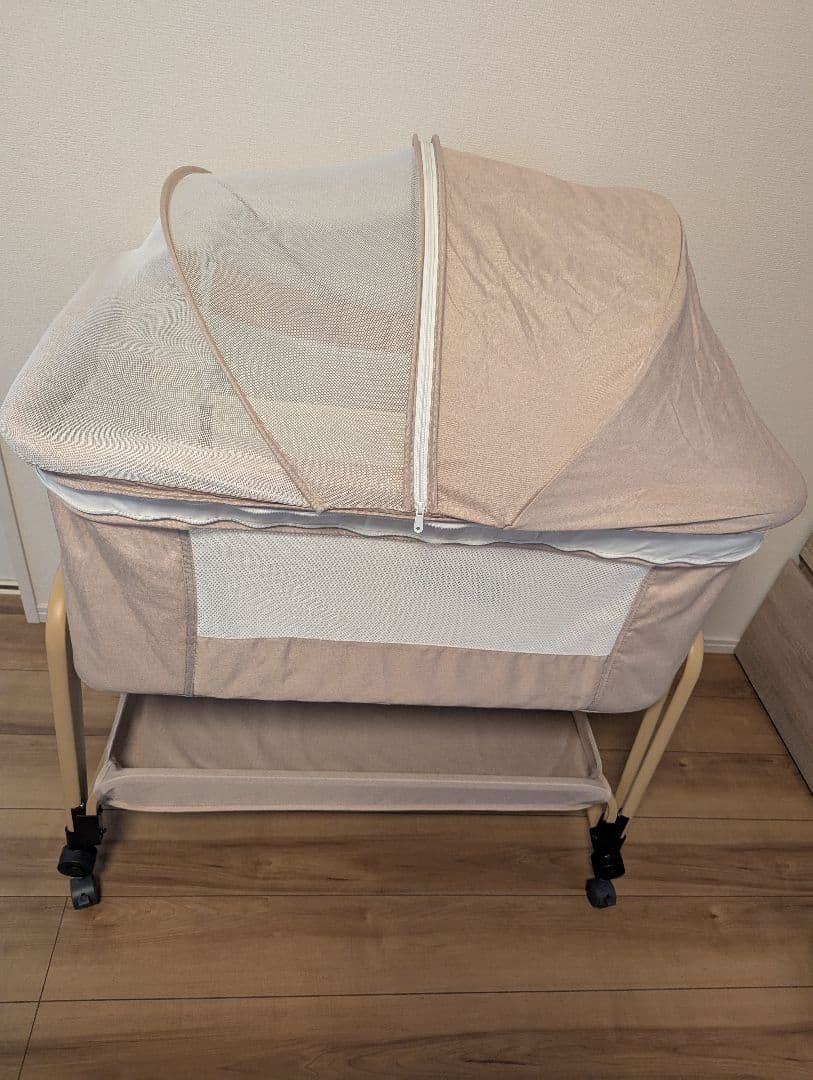 た*】様 メッシュカバー付きベビーベッド