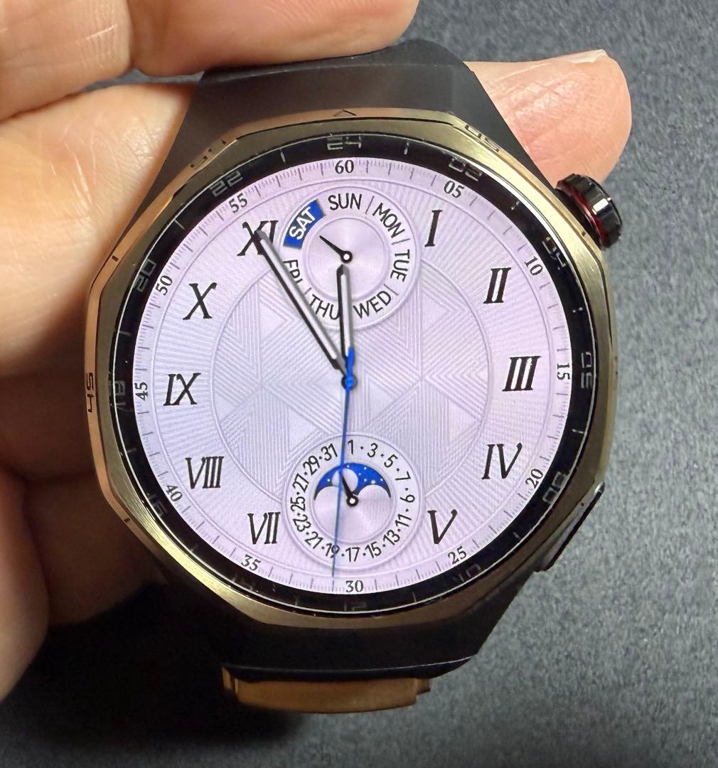 HUAWEI WATCH GT 6 Pro、45mmのブラック/ゴールドモデル。