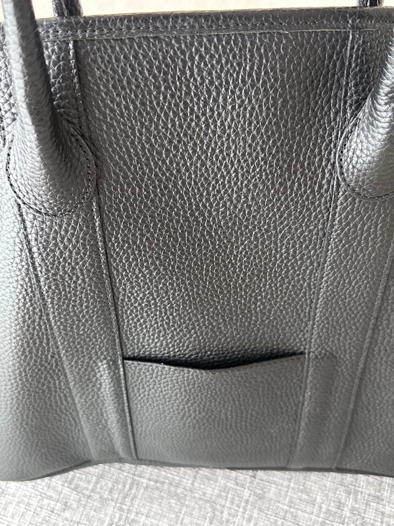 黒 レザービジネスバッグ 底鋲付き