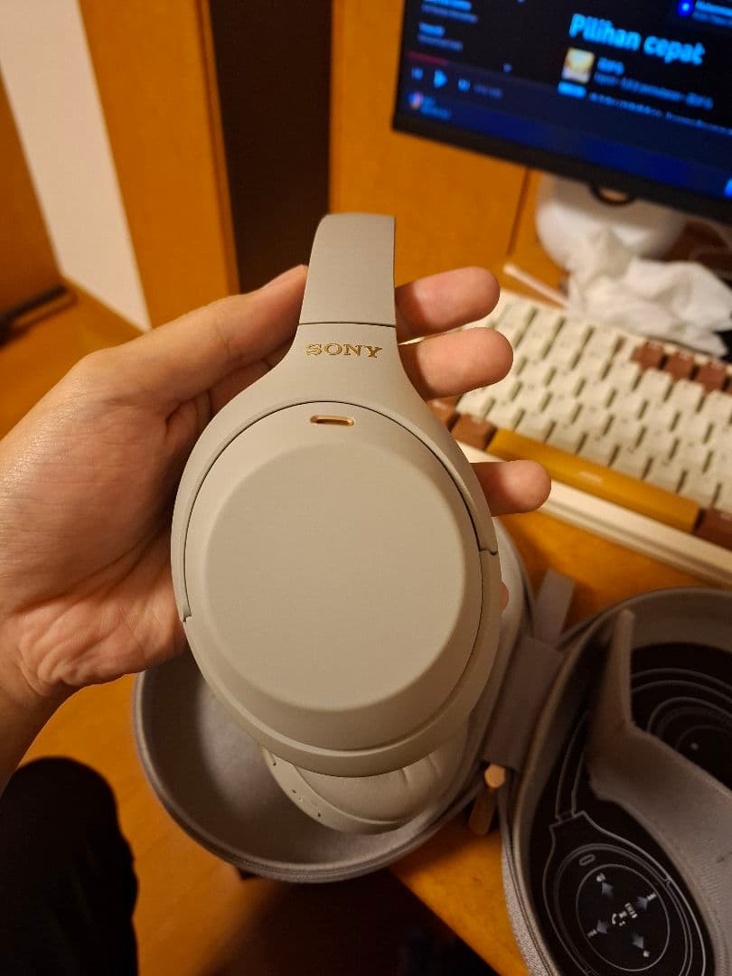 SONY WH-1000XM4 ワイヤレスヘッドホン グレー ケース付き