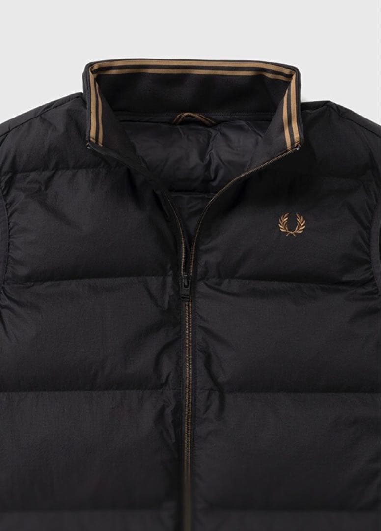 今季新作♪完売品　フレッドペリー ダウンベスト黒×黄 ♪L size