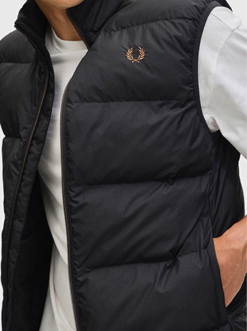 今季新作♪完売品　フレッドペリー ダウンベスト黒×黄 ♪L size