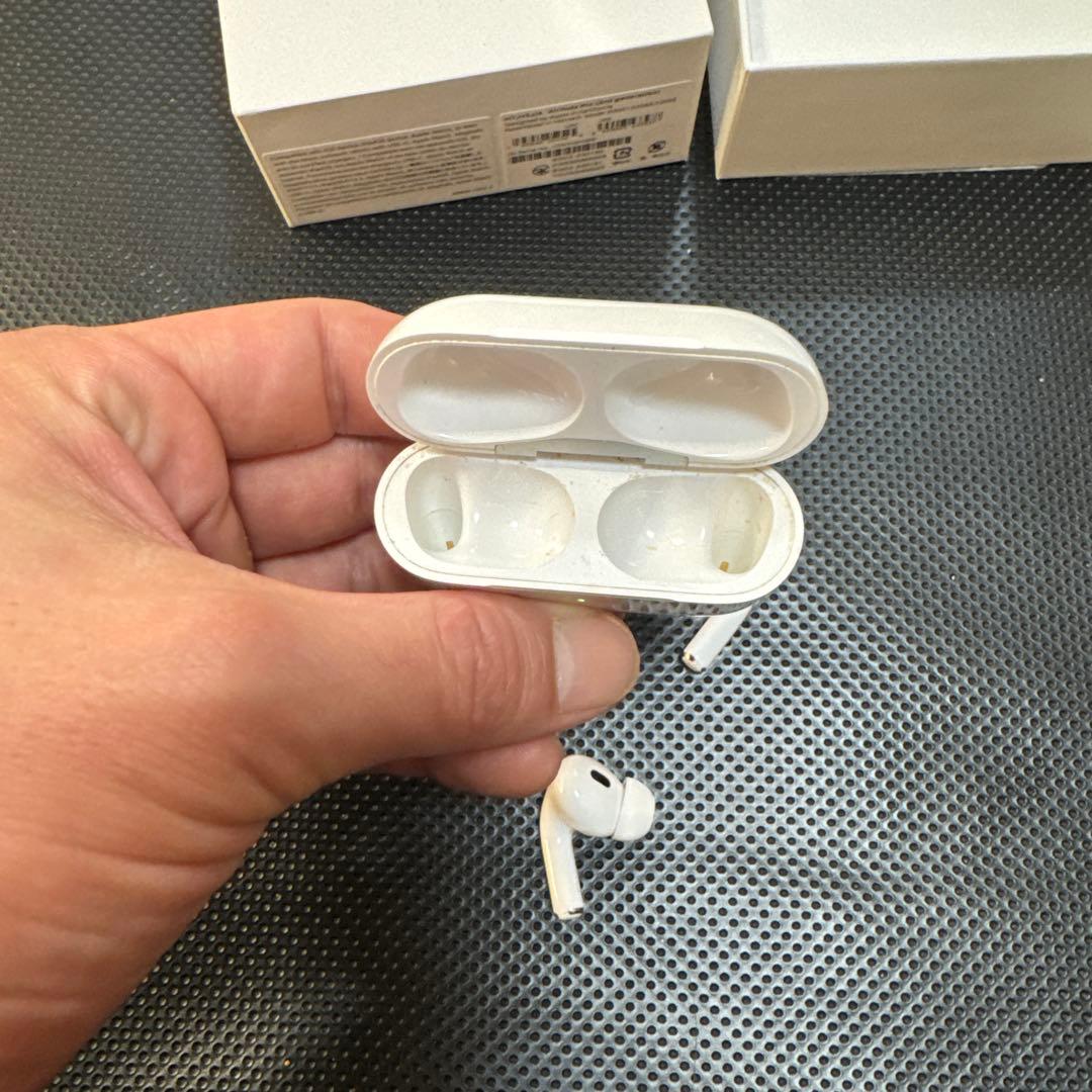 AirPods本体 ホワイト 充電ケース付きMTJV3J/A