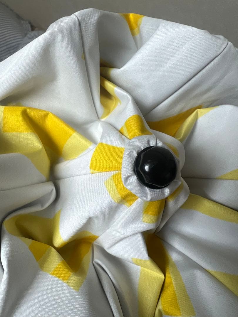 サンバリア100 折りたたみ　３段折 日傘　キューブ　イエロー