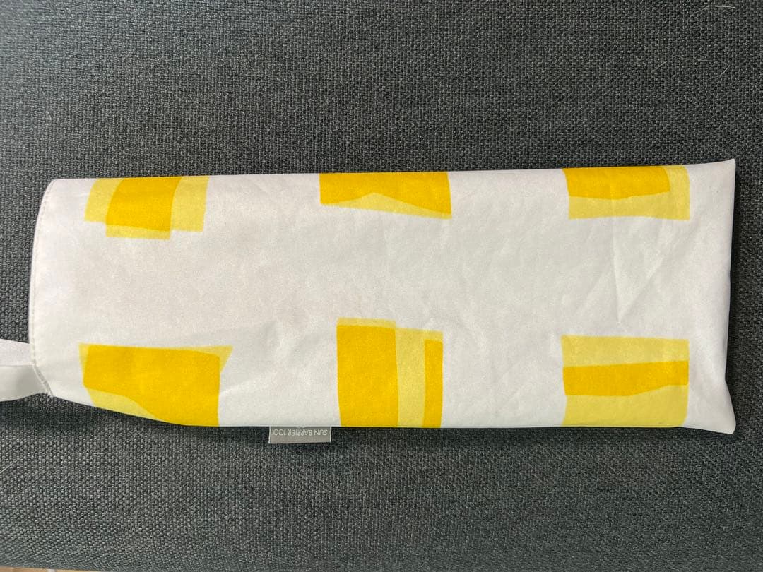 サンバリア100 折りたたみ　３段折 日傘　キューブ　イエロー