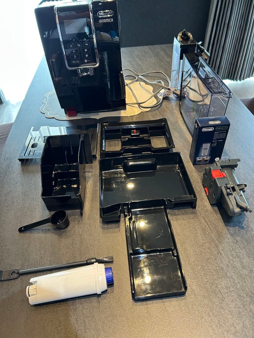 値下げしました。ECAM35055 デロンギ　エスプレッソマシン