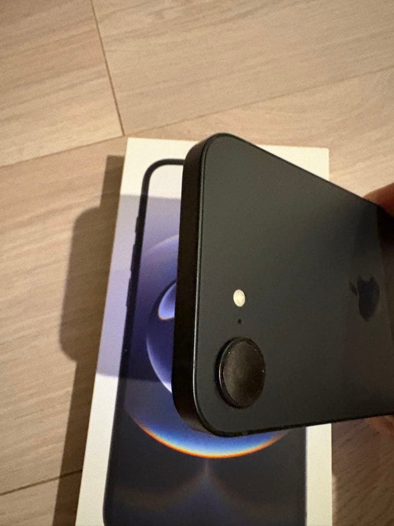 【超美品】Apple iPhone 16e 128g ブラック