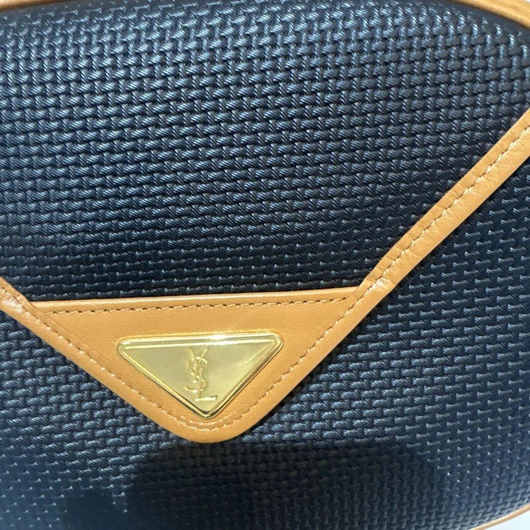 美品イヴサンローラン レザー ショルダーバッグ