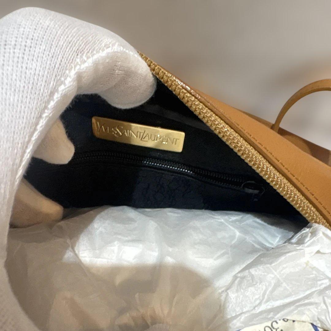 美品イヴサンローラン レザー ショルダーバッグ