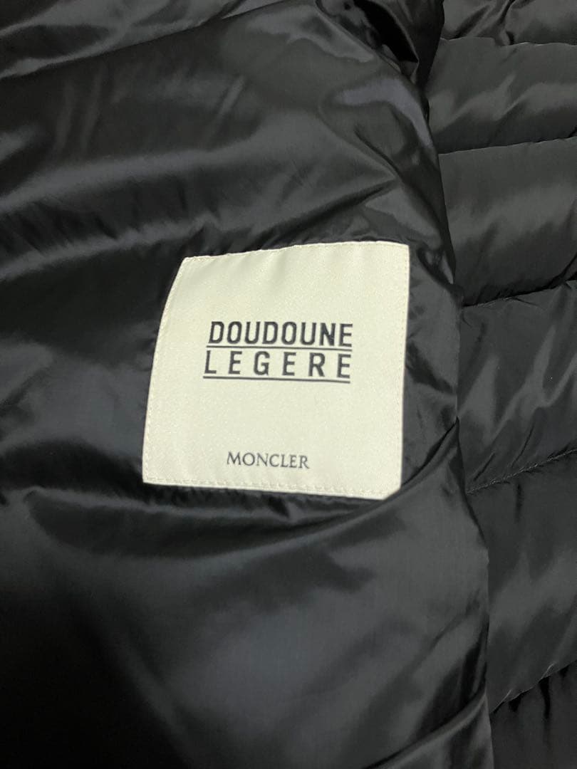 【たほ】MONCLERモンクレールのダウンベスト　サイズ6 黒　ブラック
