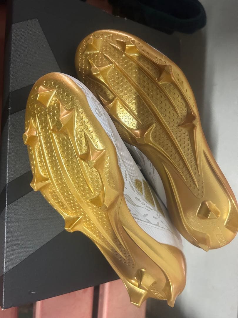 adidas アメリカンフットボール スパイク ホワイト/ゴールド