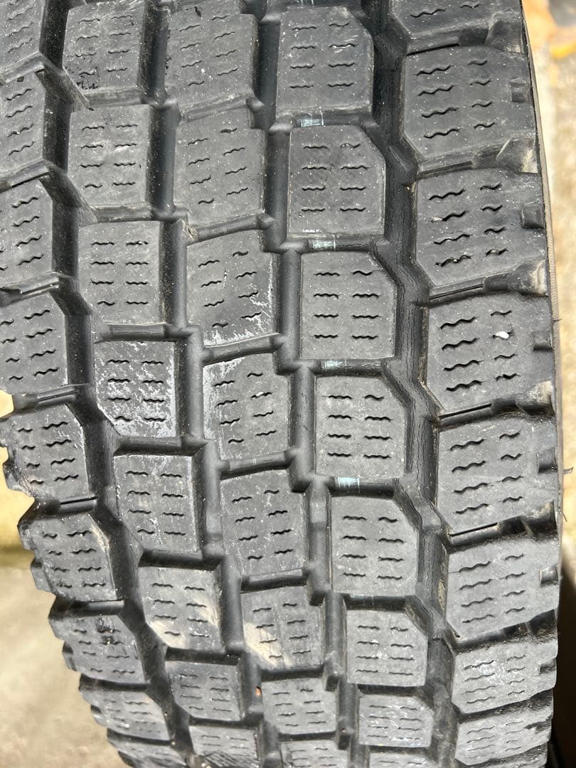 ハイエース　アルミホイール　スタッドレスセット