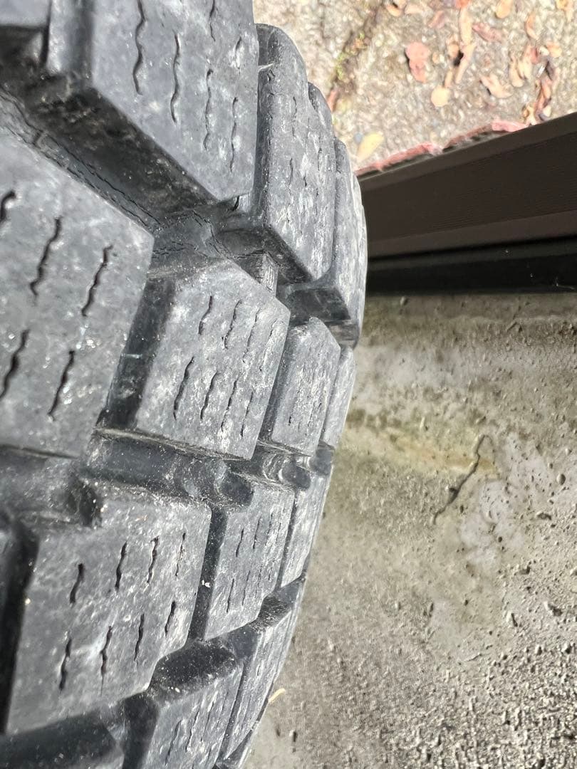 ハイエース　アルミホイール　スタッドレスセット