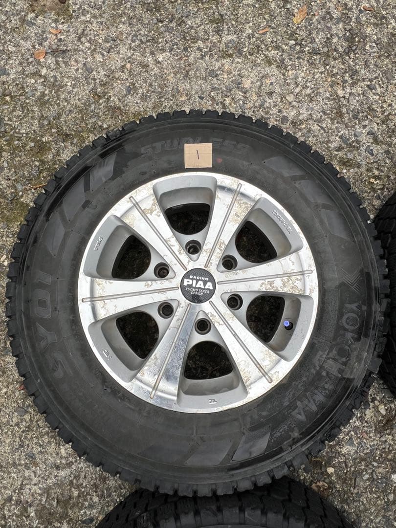 ハイエース　アルミホイール　スタッドレスセット