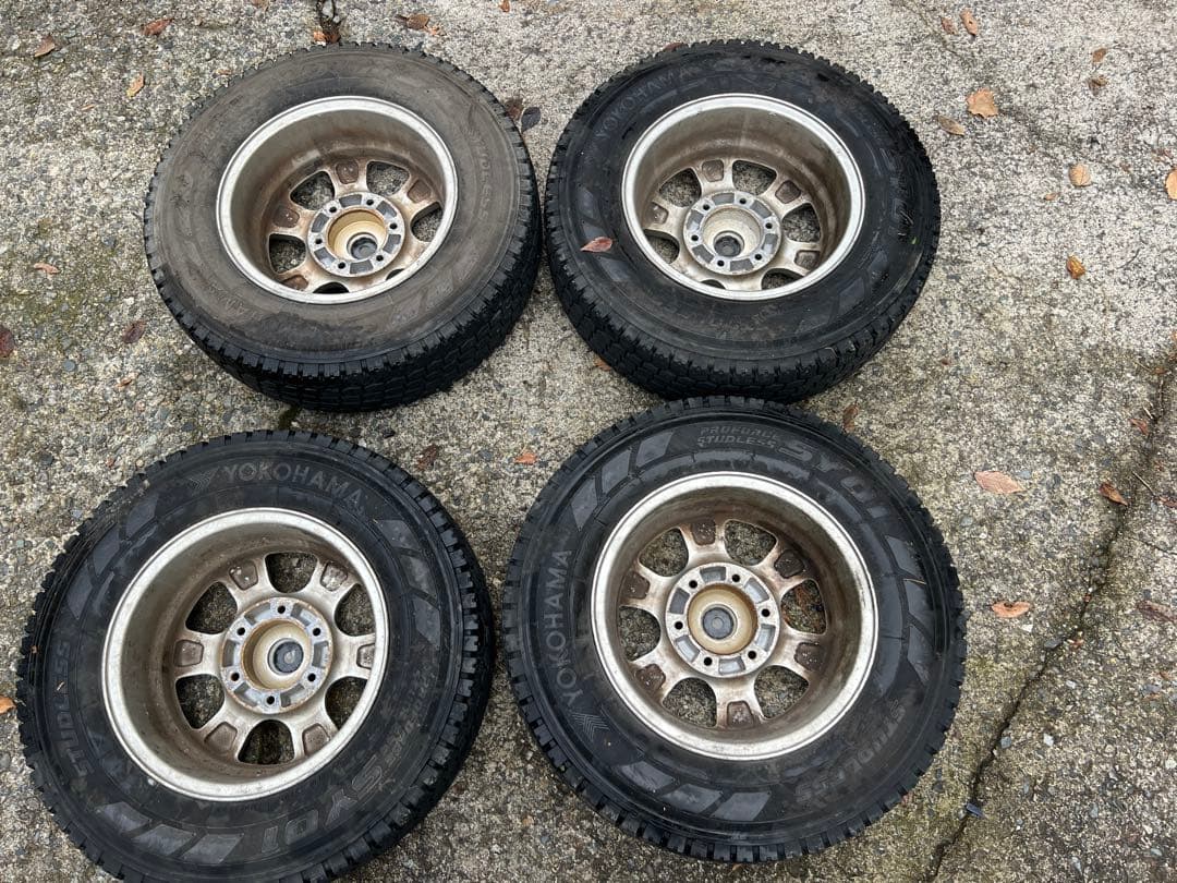 ハイエース　アルミホイール　スタッドレスセット