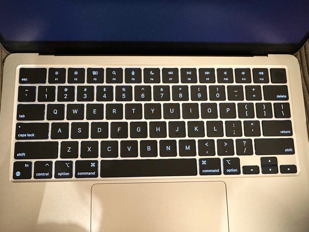 【ちゃこ】MacBookAir M2 13.6インチ　スターライト