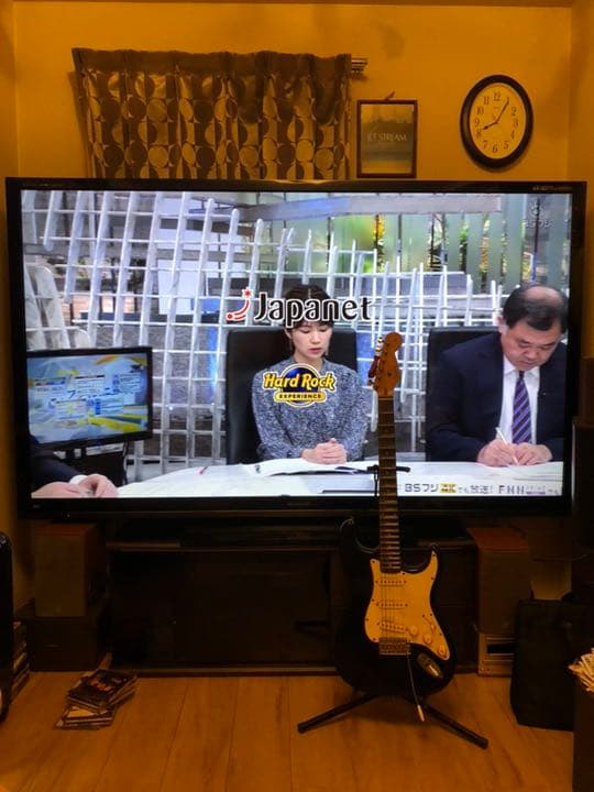 AQUOS 80 インチ 液晶　配送不可