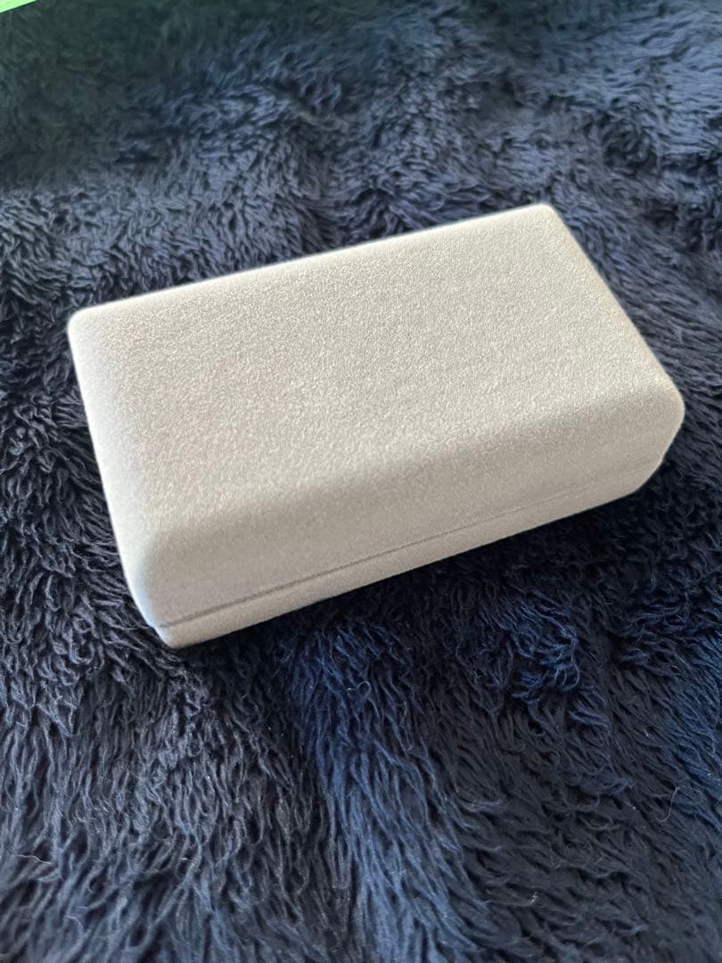 Toshikane 鬼のネクタイピン 陶器製