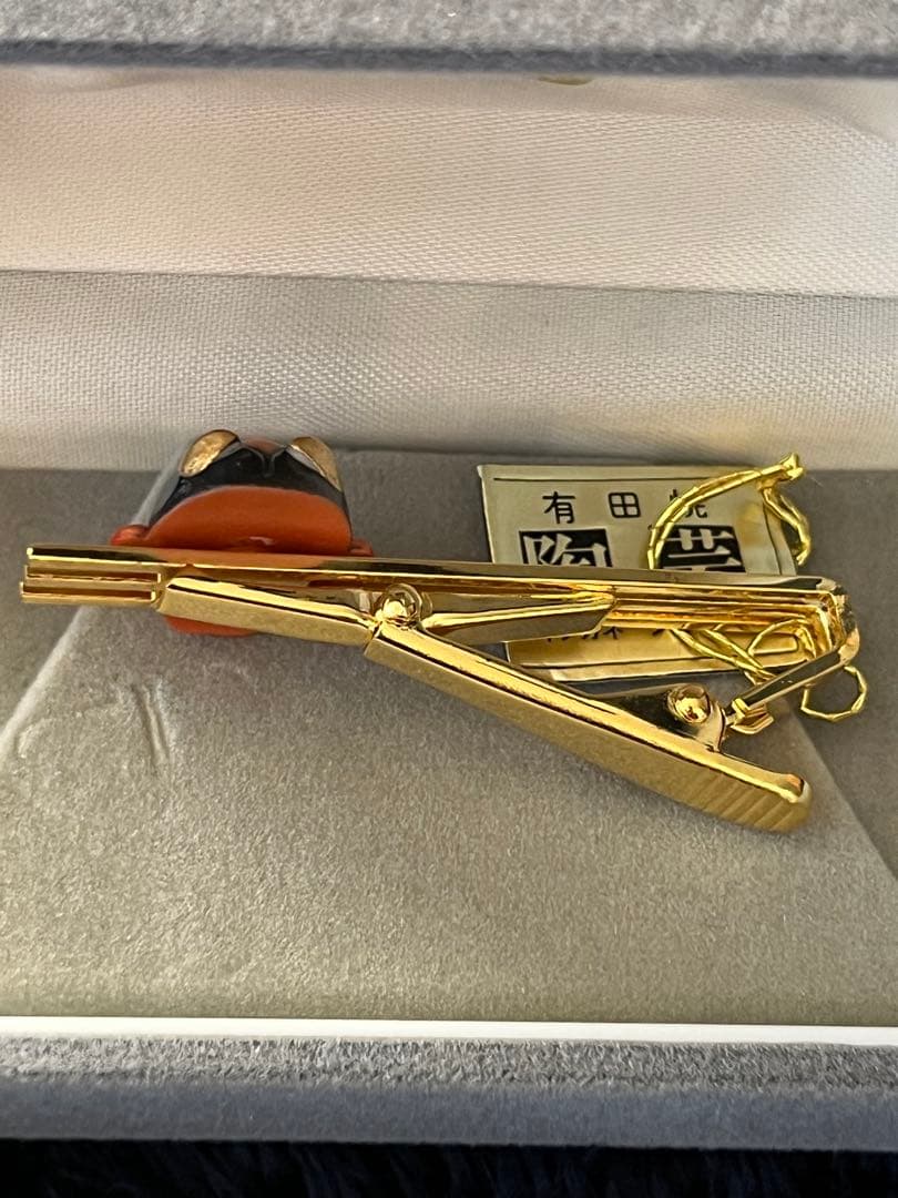 Toshikane 鬼のネクタイピン 陶器製
