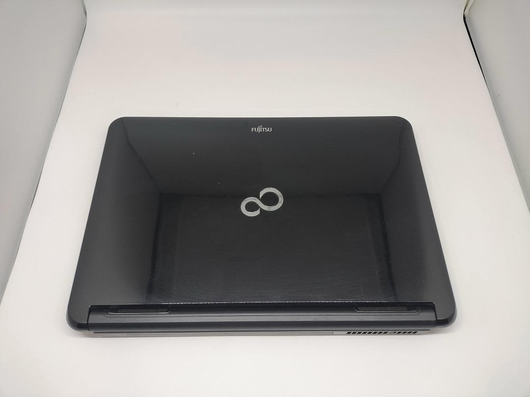 【FUJITSU】爆速 Core i7/新品SSD256GBノートパソコンB12