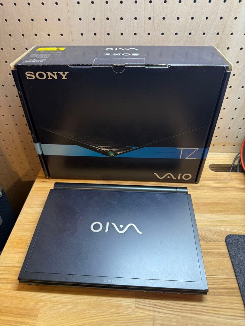 Windowsノート本体 SONY VAIO VGN-TZ90S vista  Premium