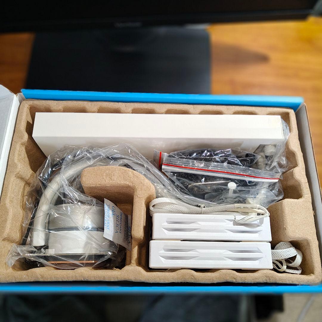 Lian Li Galahad AIO 240 RGB ホワイト 簡易水冷