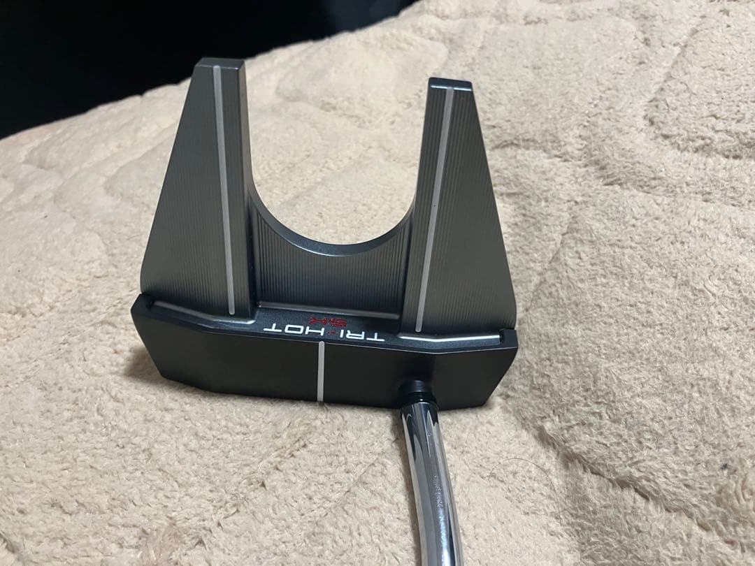 「赤い色」Odyssey TRI-HOT#7ネオマレットパター