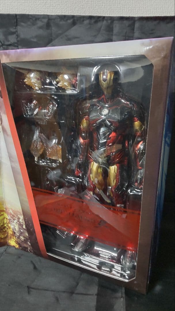 VARIANT PLAY ARTS改　IRON MAN(アイアンマン)