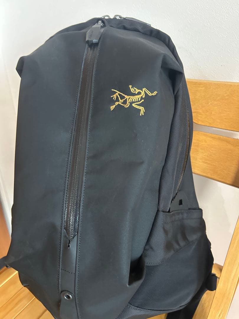 【美品】国内正規品 アークテリクス アロー16 ブラック×ゴールド 廃盤カラー