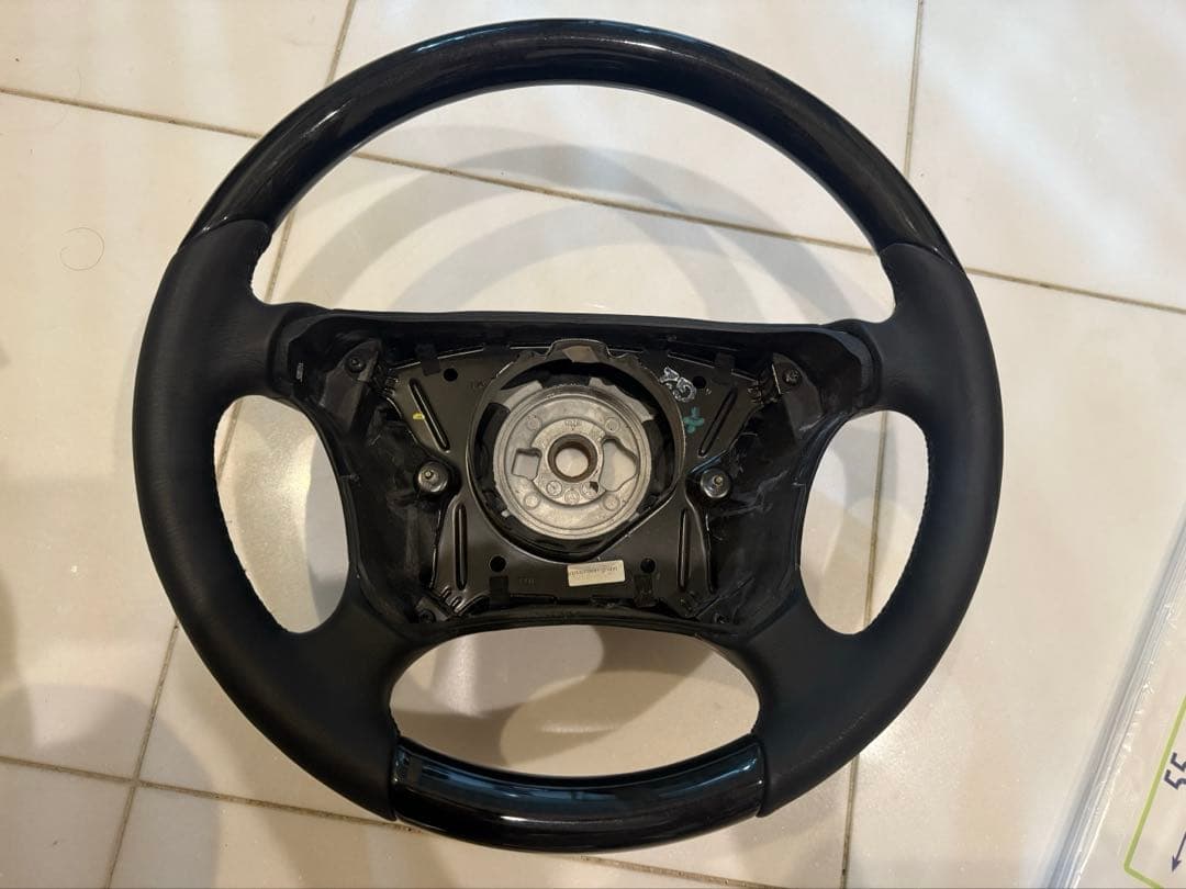 メルセデスベンツ　ステアリング　W210、W211？