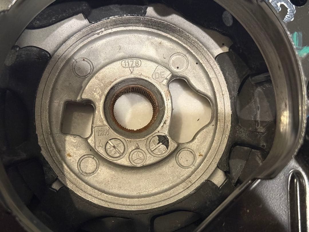 メルセデスベンツ　ステアリング　W210、W211？