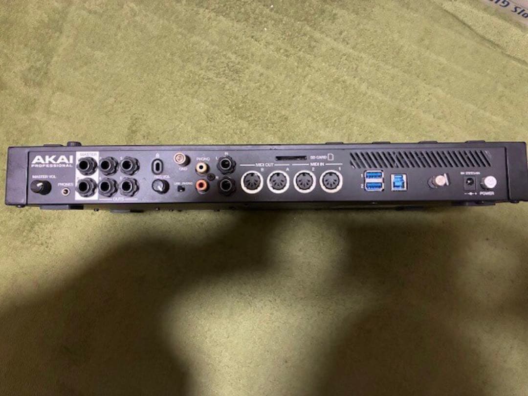 AKAI MPC Live サンプラー LPK25 ROLAND Rubix22