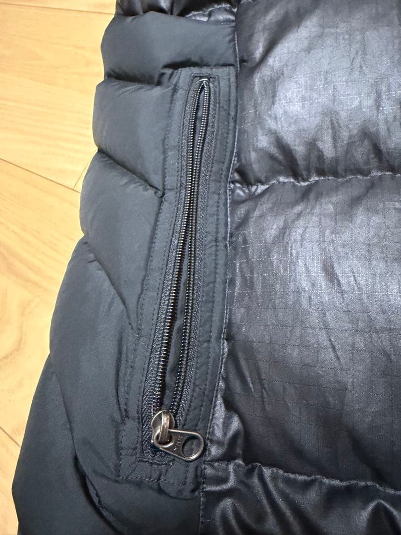 Patagonia ブラック ダウンベスト